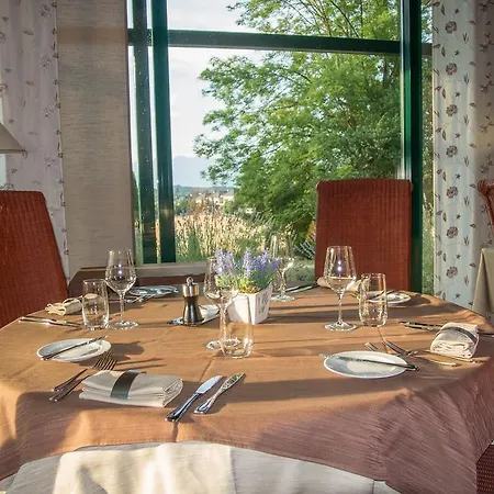 Les Chevreuils Gasthof