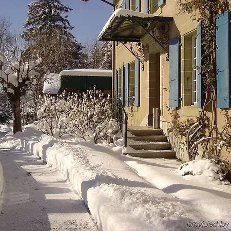 イン Les Chevreuils 3*
