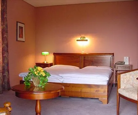 Les Chevreuils Inn
