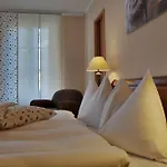 Zajazd Les Chevreuils Lozanna