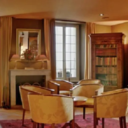 여관 Les Chevreuils