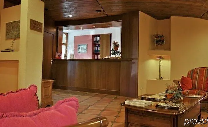 여관 Les Chevreuils